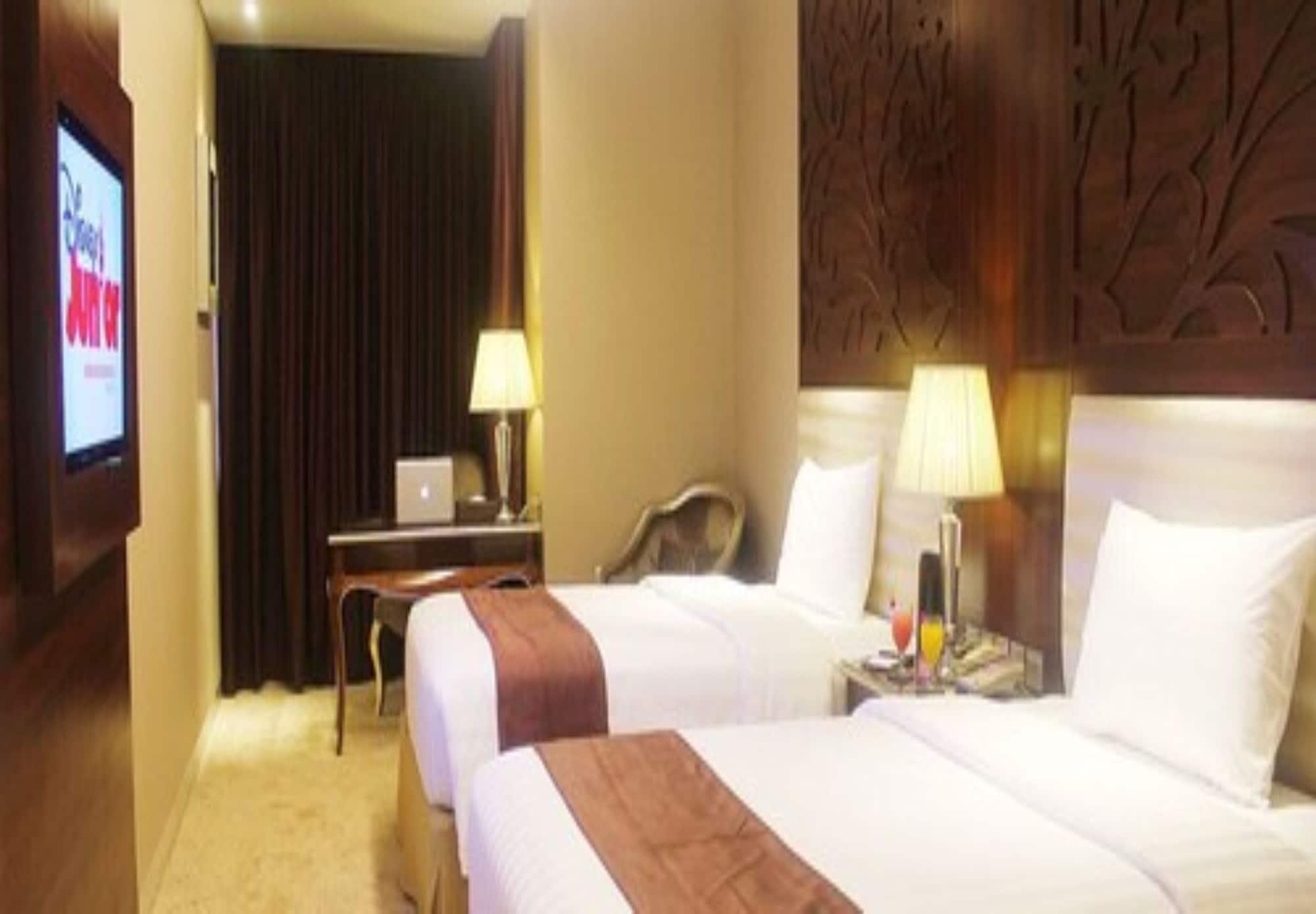 Belviu Hotel Bandung Exterior photo