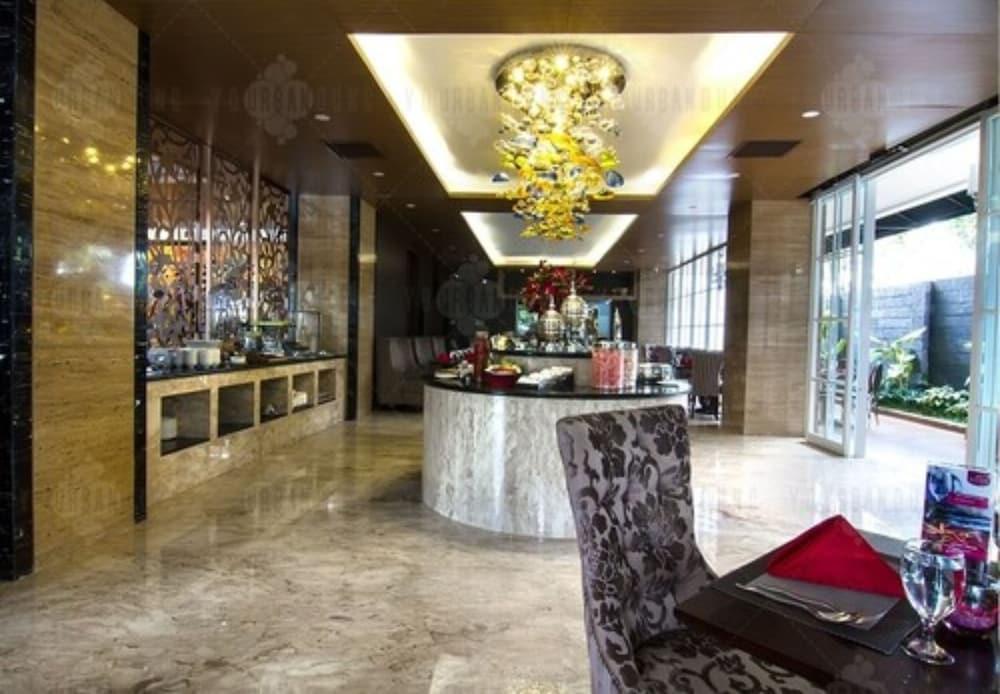 Belviu Hotel Bandung Exterior photo