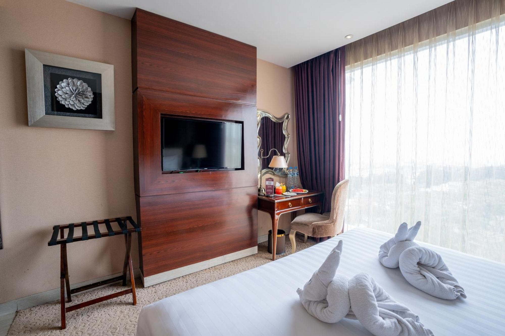 Belviu Hotel Bandung Exterior photo