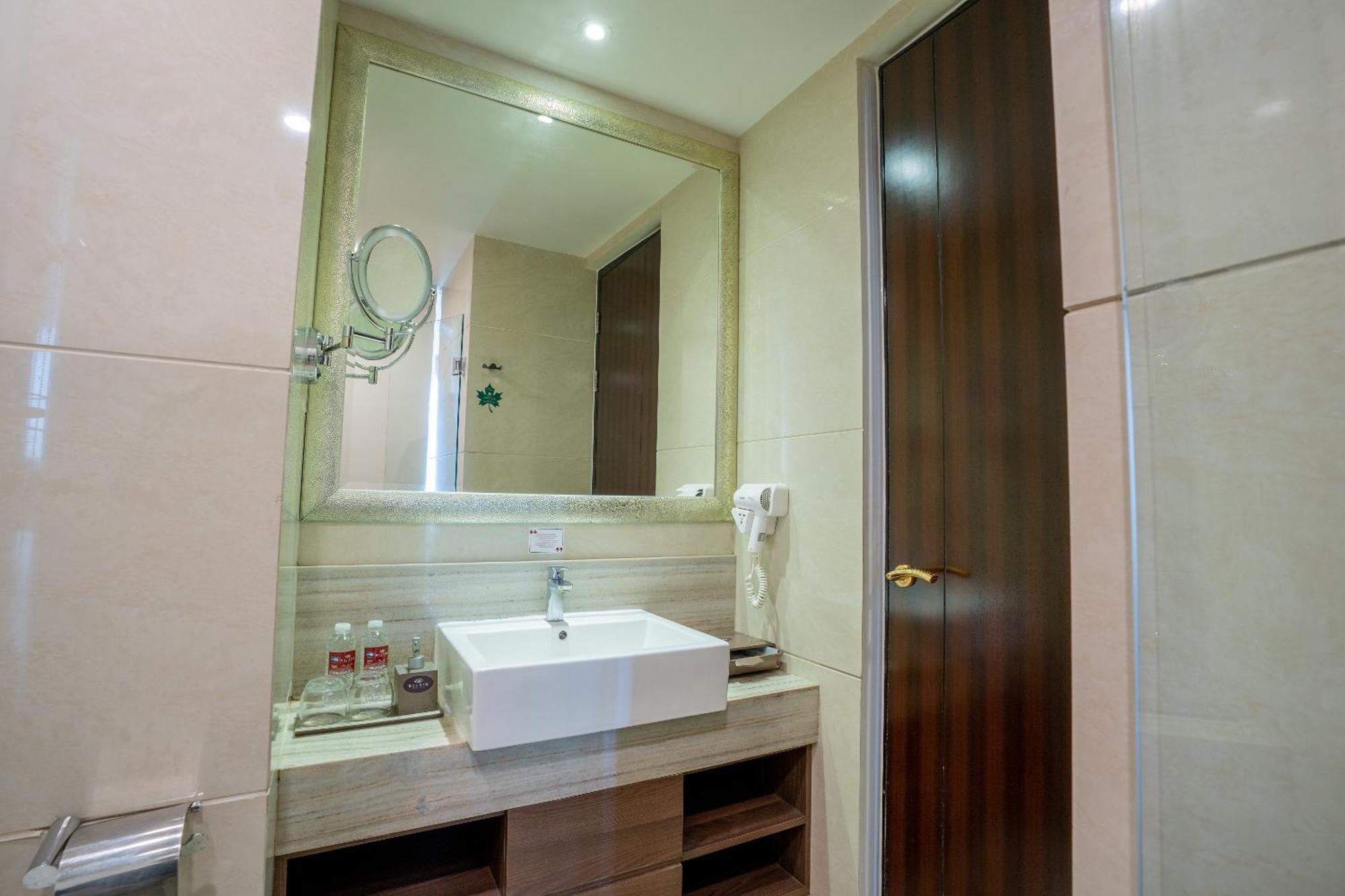 Belviu Hotel Bandung Exterior photo
